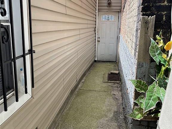 3rd image of 8709 109th St