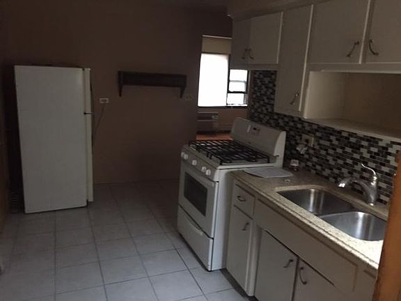 2nd image of 330 N Ardmore Ave #6