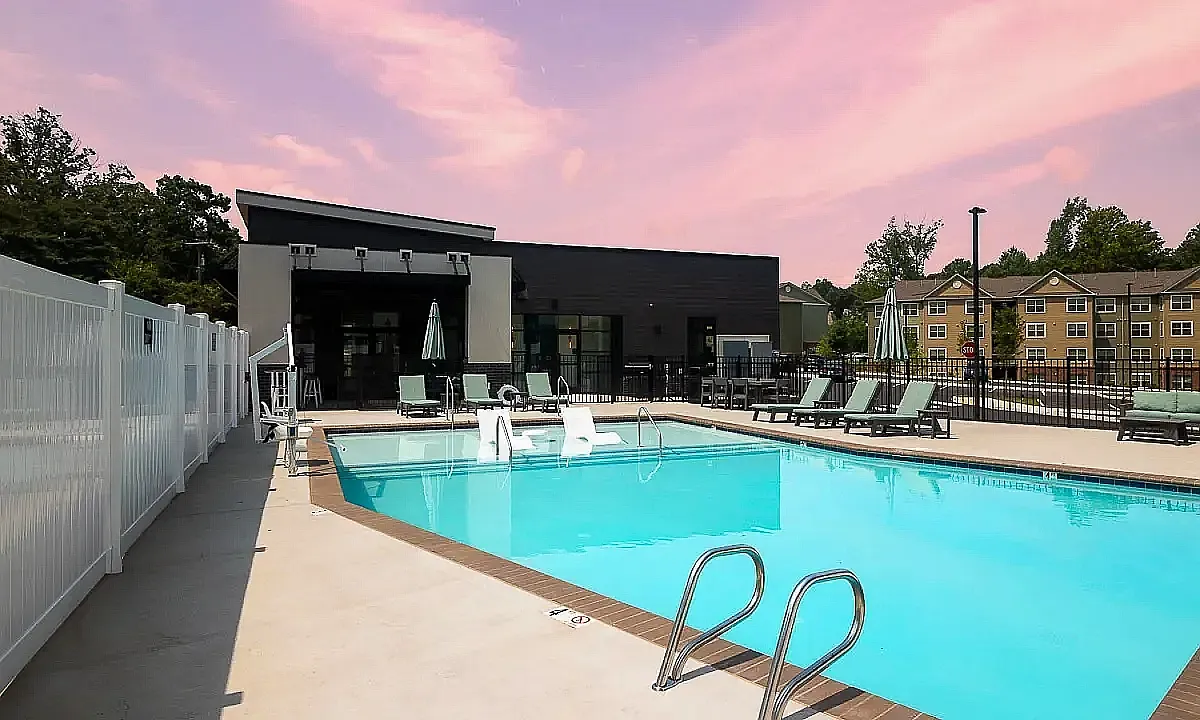 5 Row Apartments — Photo 4