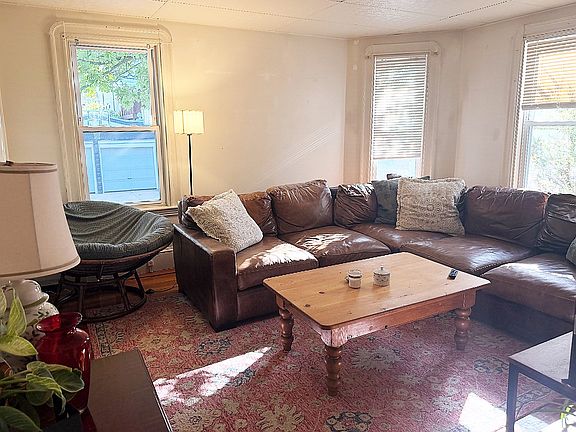 3rd image of 34 Holyoke Rd