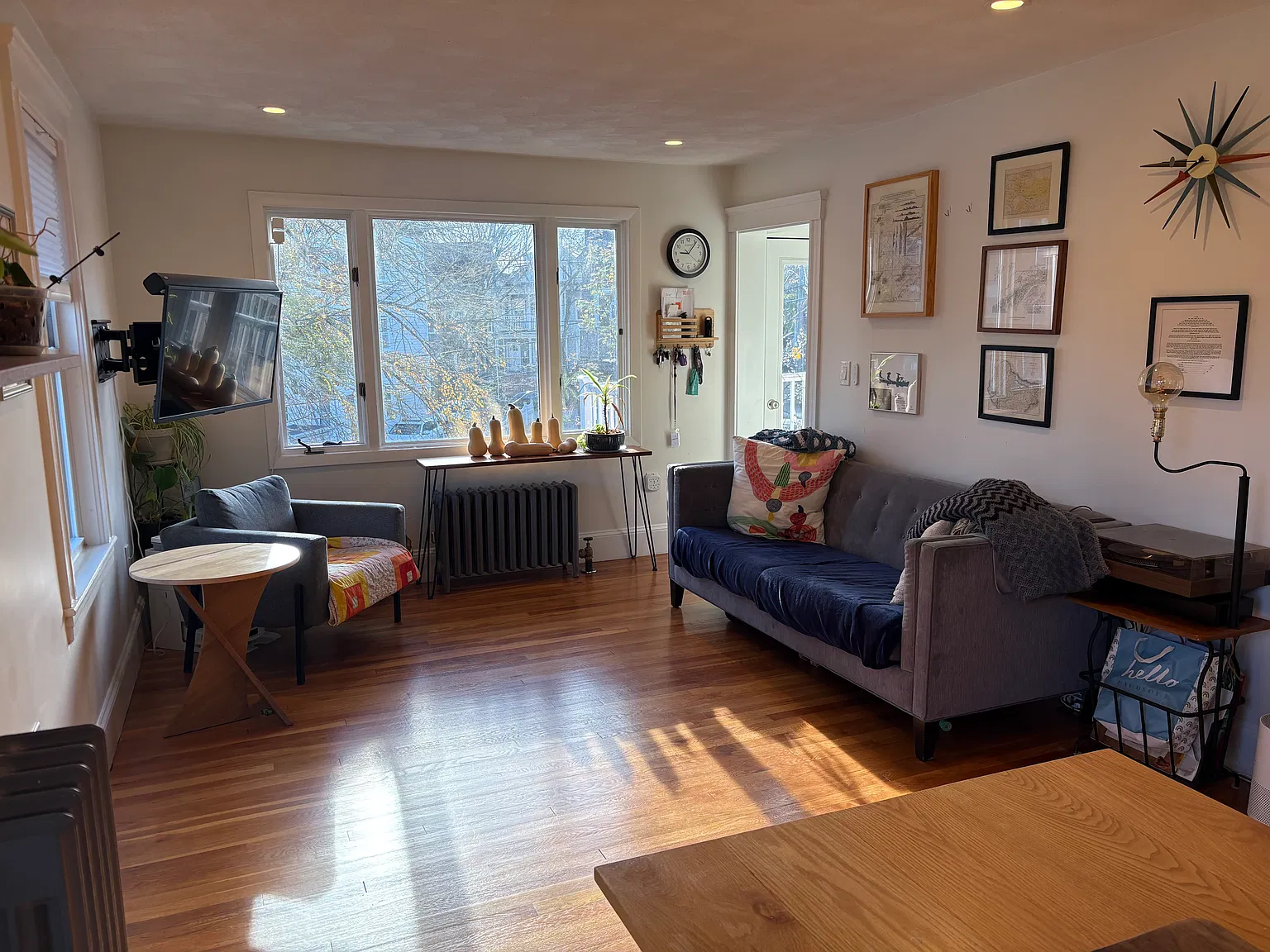 2 bed, 1040 sqft, $3,500 — Photo 3