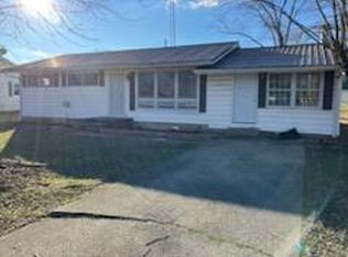 118 Marshall Pl, Carmi, IL 62821