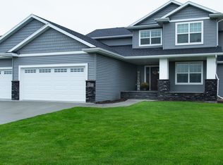 1089 Legion Ln W, West Fargo, ND 58078