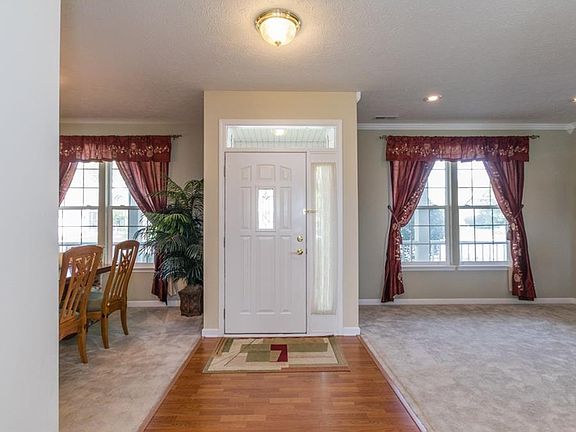 3rd image of 2223 Willowview Dr