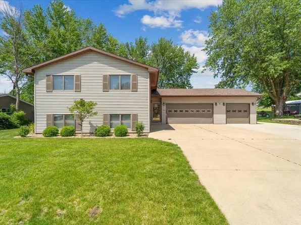 841 5th St SE, Oelwein, IA 50662
