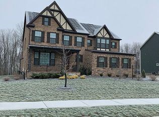 624 Tullamore Trl, Mars, PA 16046