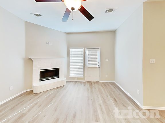 3rd image of 112 Cloverleaf Ln