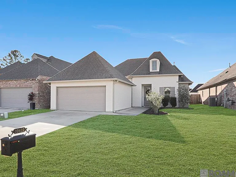 10422 Belle Isle Ln — Photo 1