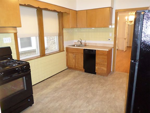 5th image of 2042 W Fargo Ave #2