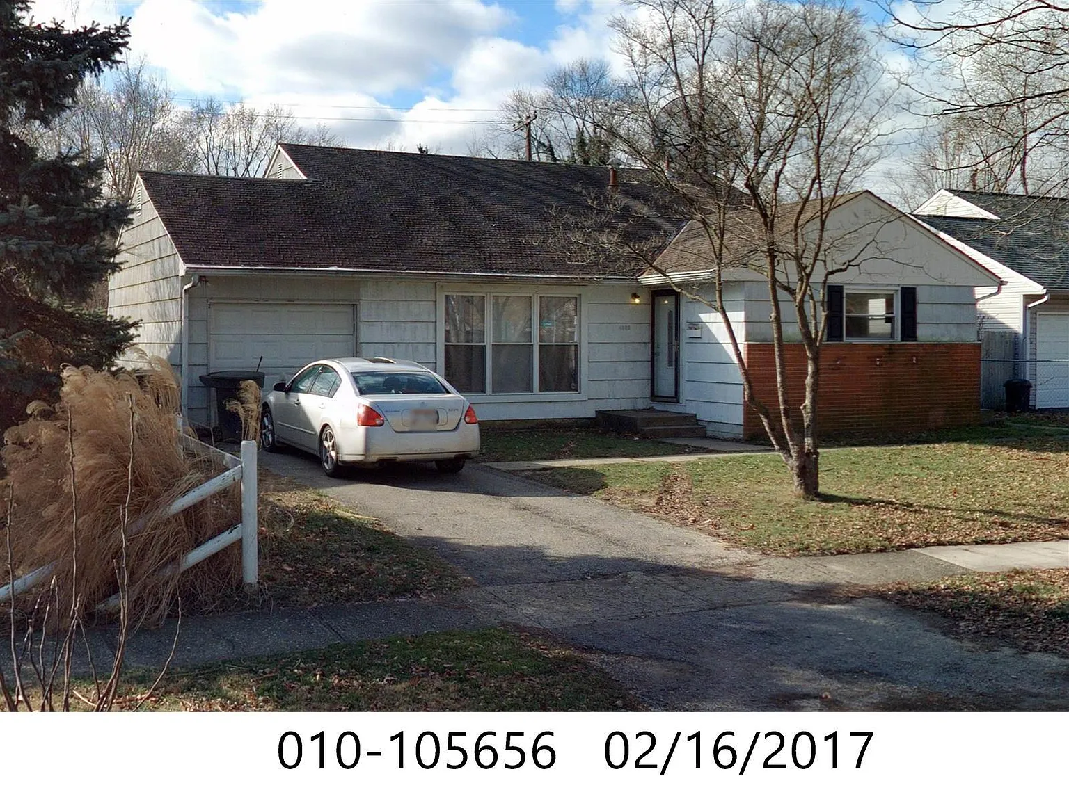 4863 Betsy Dr photo 1