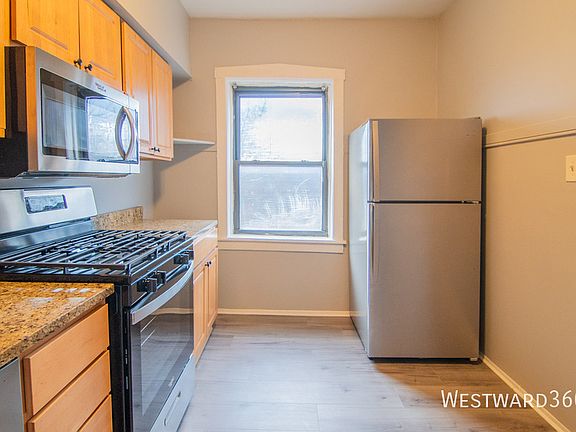 3rd image of 3823 W Wrightwood Ave #2B