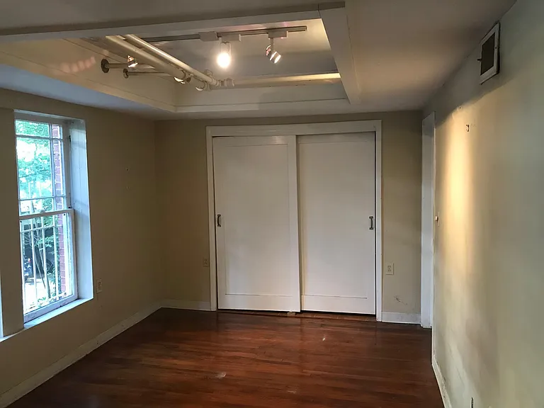 926 Greenwood Ave NE #9 — Photo 12