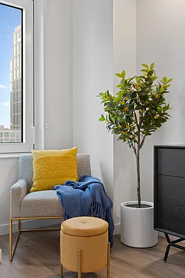 Rented by Nest Seekers International | media 37