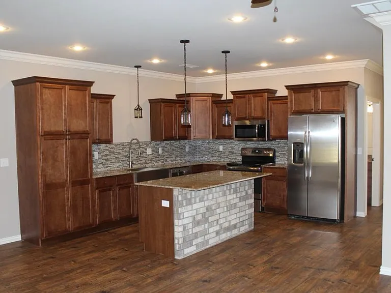 194 Old Farmington Rd — Photo 5