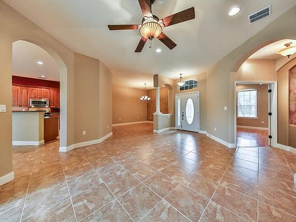 5th image of 882 N Buena Vista Dr