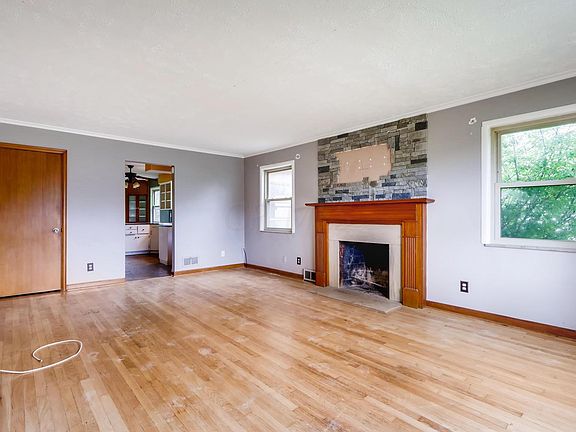 3rd image of 1711 Eddystone Ave
