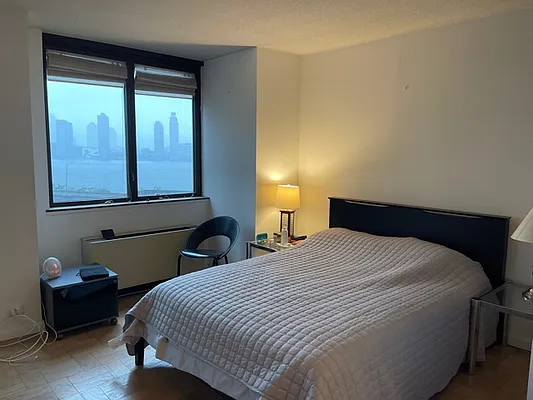 Rented by R New York | media 4