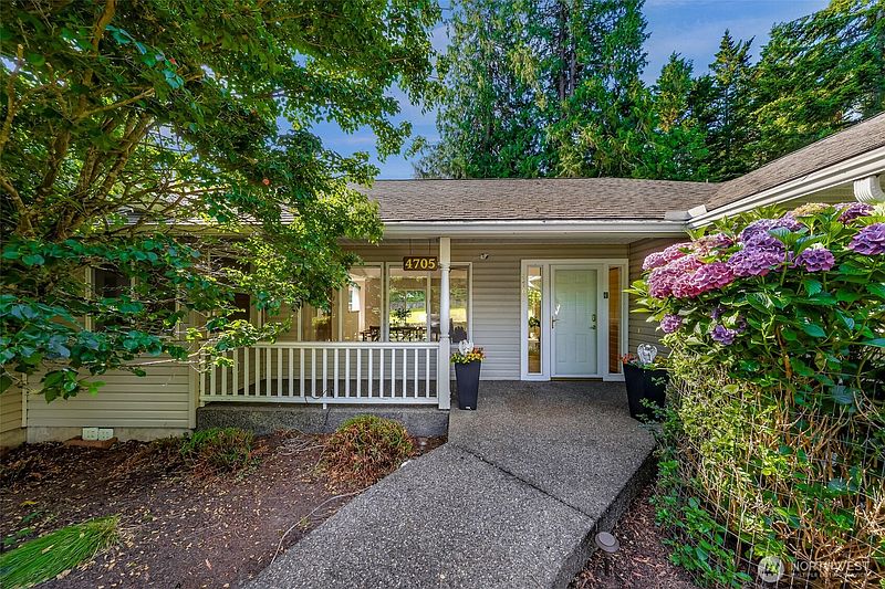 2nd image of 4705 Desmond Street