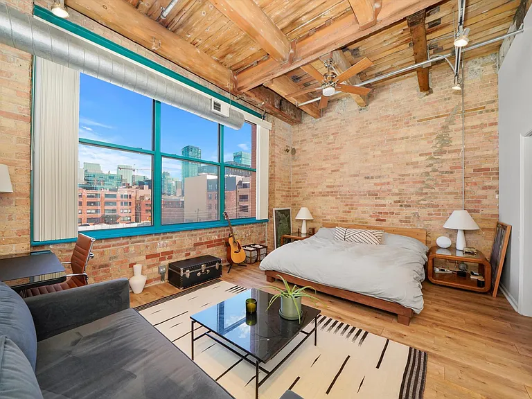 312 N May St #3D — Photo 8