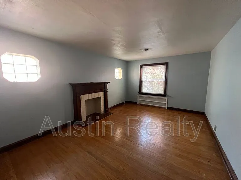 5834 Nottingham Ave #2W — Photo 4