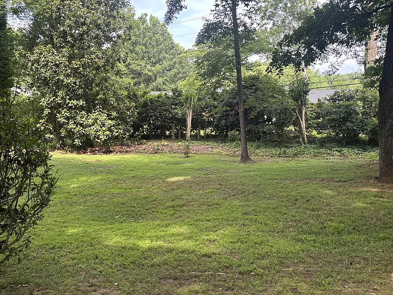 731 Ashmeade Rd — Photo 3