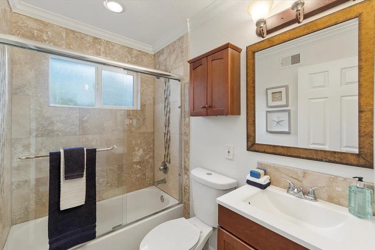 3 bed, 1270 sqft, $4,500 — Photo 3