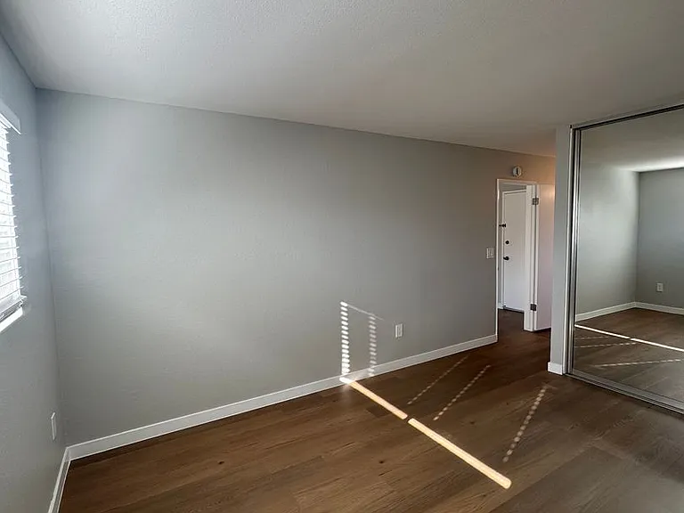 Harbor Terrace Apartments — Photo 15