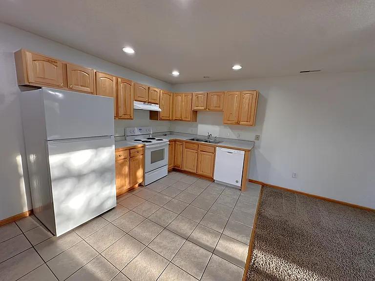 1279 Pinewood Trl — Photo 2