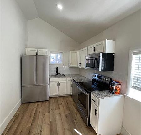 3rd image of 2107 Morrow Ave #B