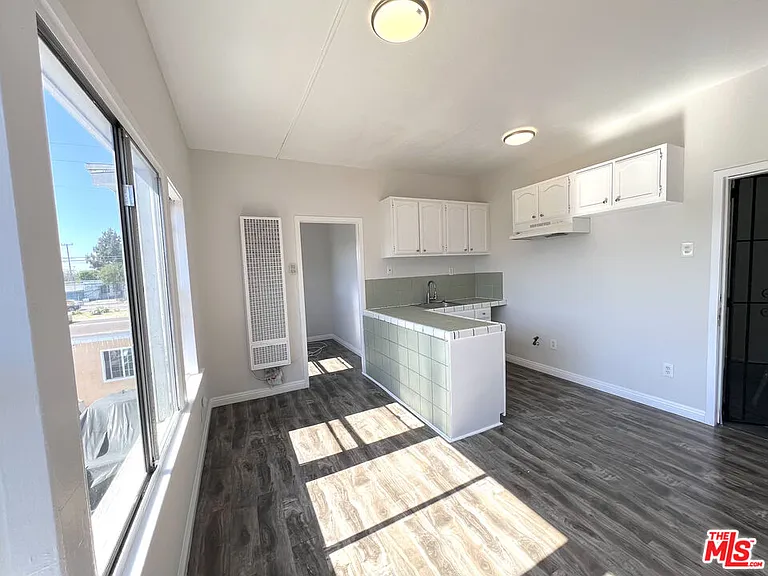 345 W 45th St #7 — Photo 3