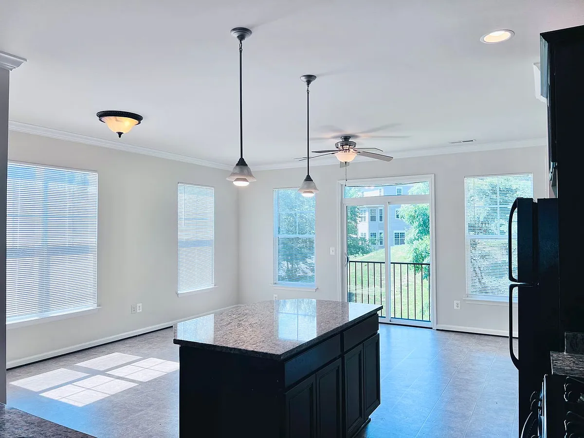 Building Photo - 37 Rapidan Dr