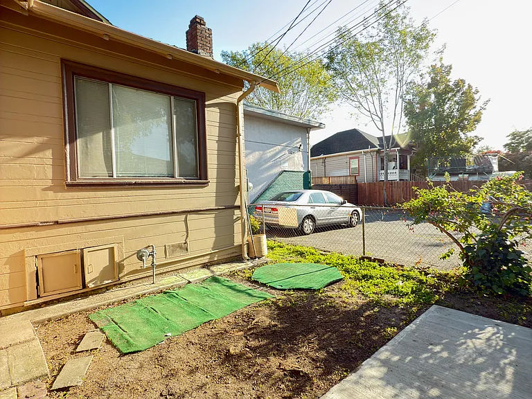 1532 Woolsey St #A — Photo 4