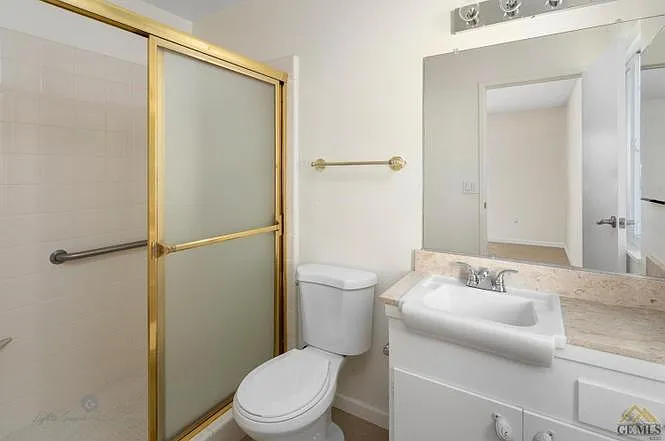 701 Cherry Hills Dr — Photo 2