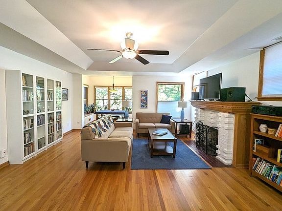 4th image of 837 W Ainslie St APT 2E