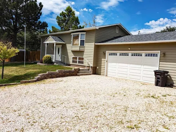 402 N 25th St, Hot Springs, SD 57747
