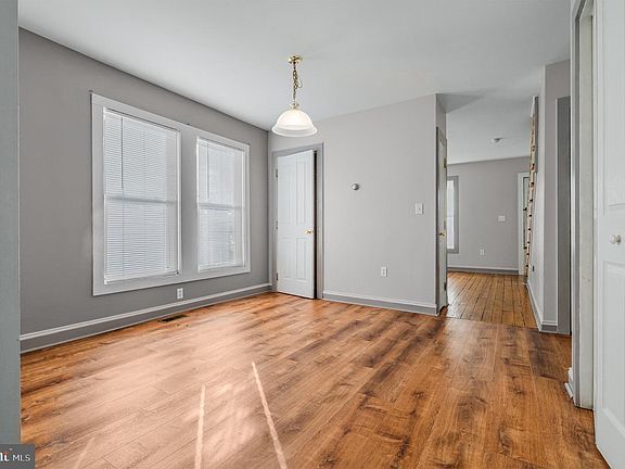 2nd image of 108 Vine St