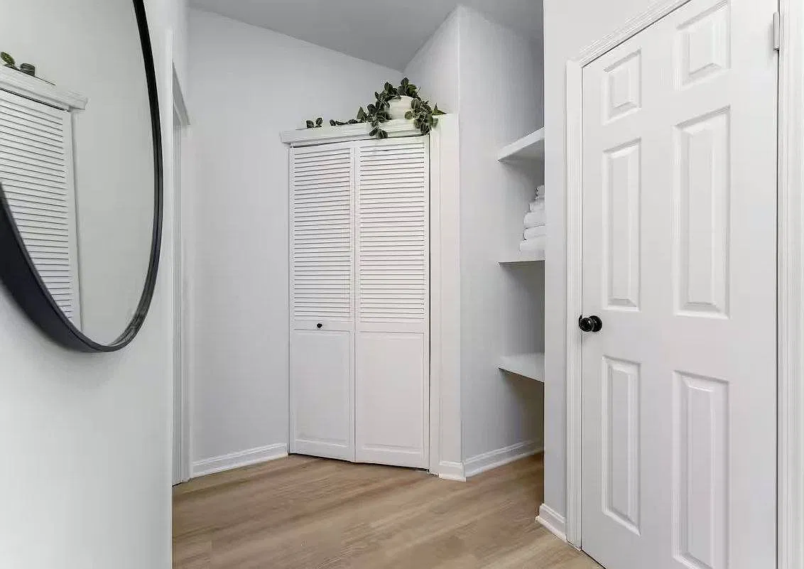 3 bed, $4,100 — Photo 2