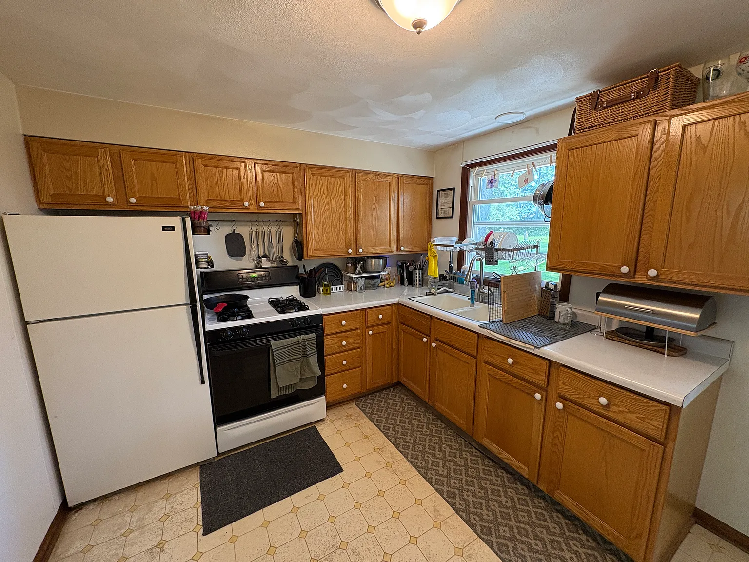 2 bed, 850 sqft, $1,450 — Photo 3