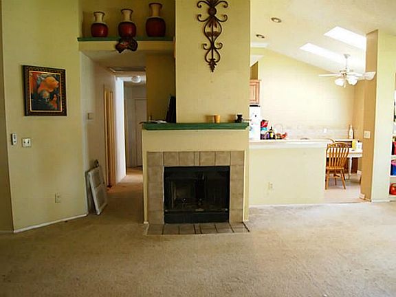 3rd image of 3401 Buena Vista Cir