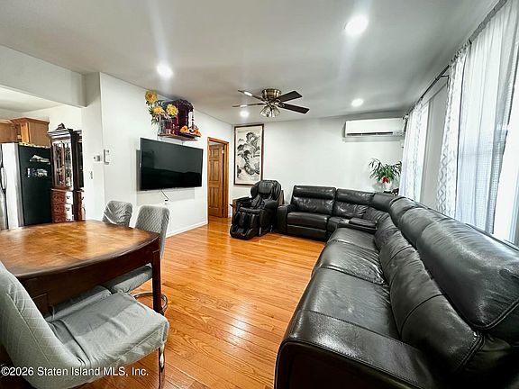 4th image of 18 Butler Pl