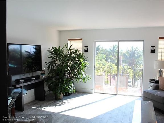 5th image of 670 Tennis Club Dr APT 306