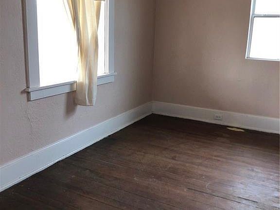 5th image of 3113 Sacramento Ave