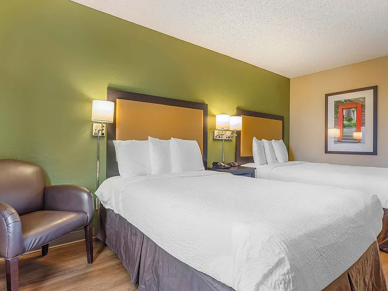 Studio Suite - 2 Full Beds