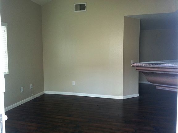 5th image of 2742 A St APT 206