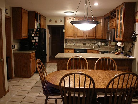4th image of 920 Thornecrest Dr