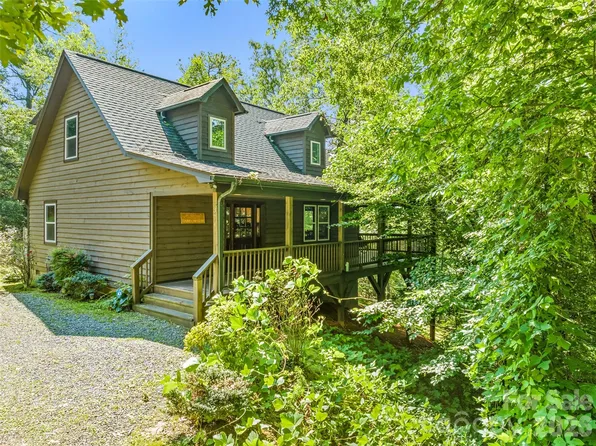 374 Rio Bravo Dr, Sylva, NC 28779
