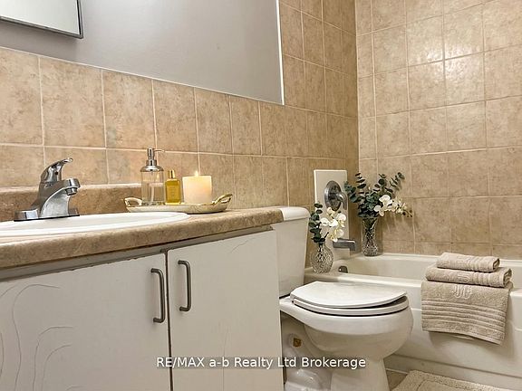 4th image of 583 Mornington Ave #501