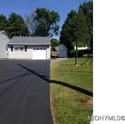 2nd image of 10 Sycamore Dr W