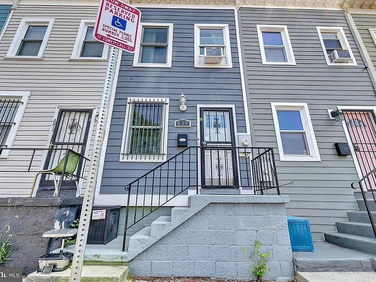 639 20th St NE — Photo 2