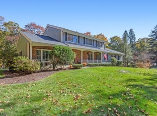 37 Chilhowie Dr, Kinnelon, NJ 07405